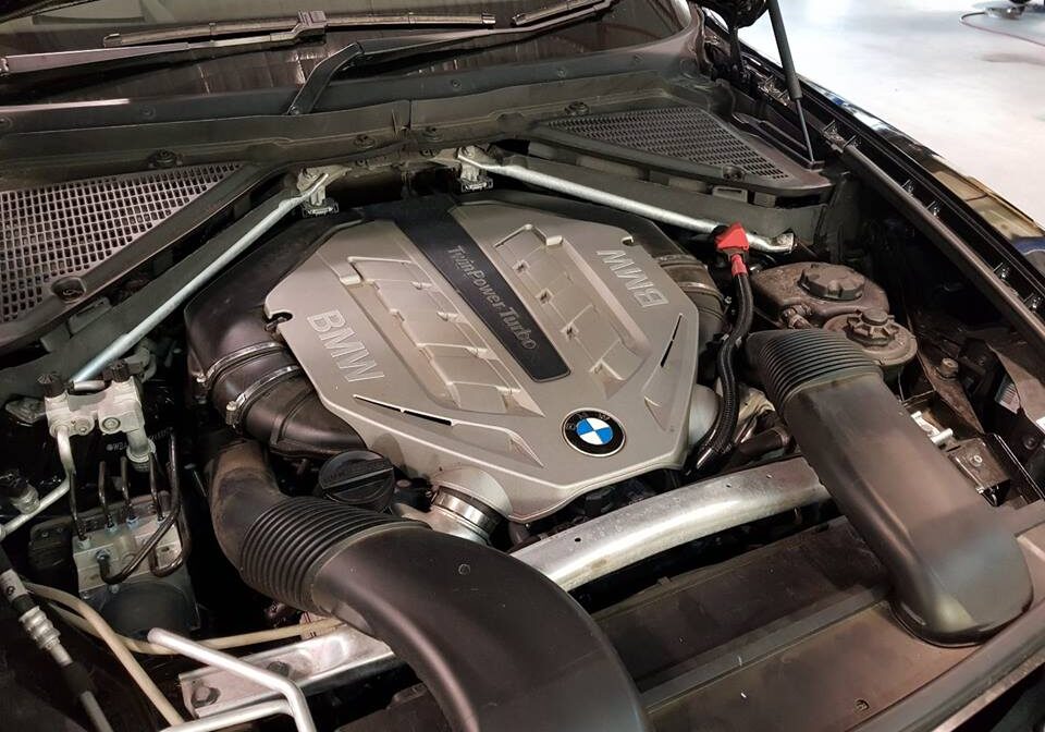 2b. BMW Engine